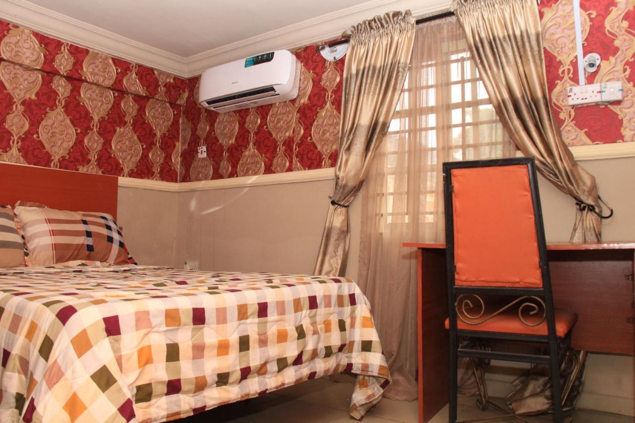Aquatic Suites & Apartments Aliayabiagba Экстерьер фото