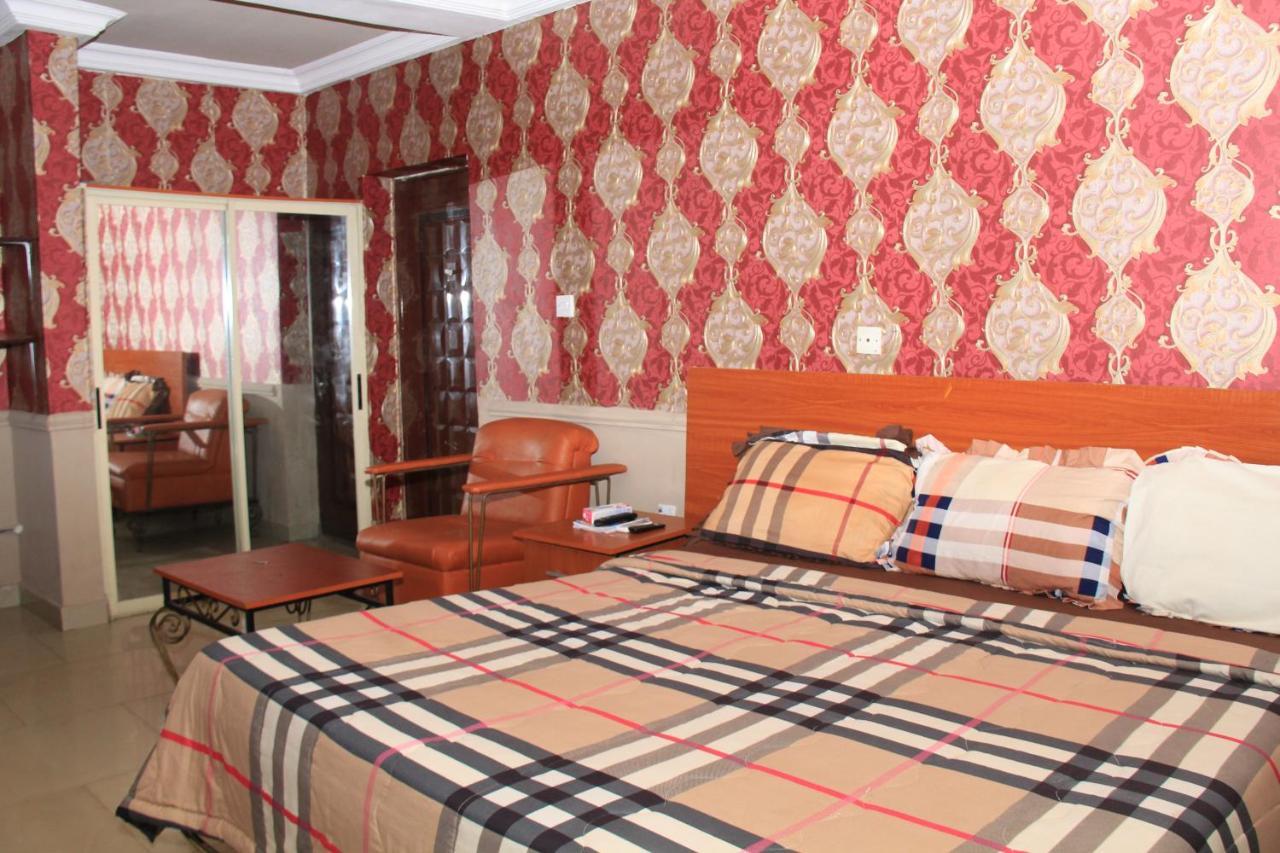 Aquatic Suites & Apartments Aliayabiagba Экстерьер фото
